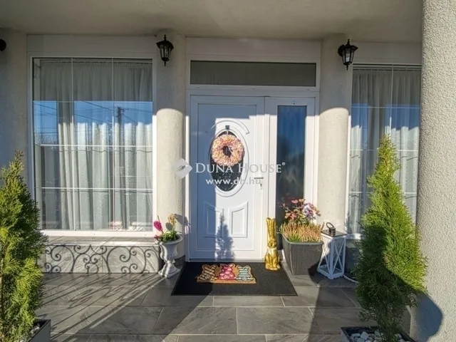 Eladó ház Gyál 260 nm