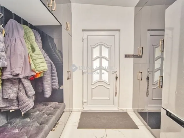 Eladó ház Gyál 260 nm