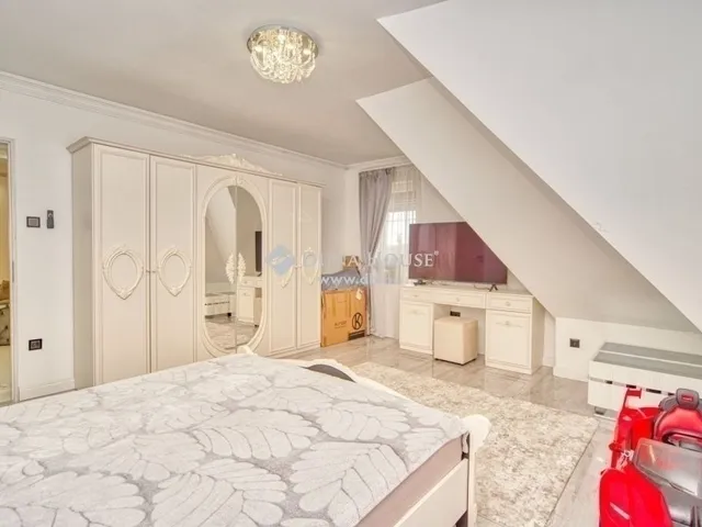 Eladó ház Gyál 260 nm