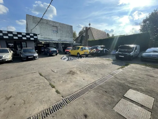 Eladó kereskedelmi és ipari ingatlan Budapest XVI. kerület 220 nm