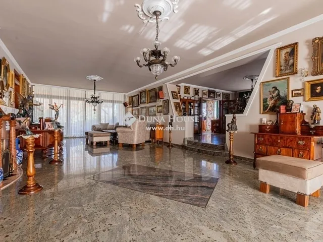 Eladó ház Budapest XVI. kerület 300 nm