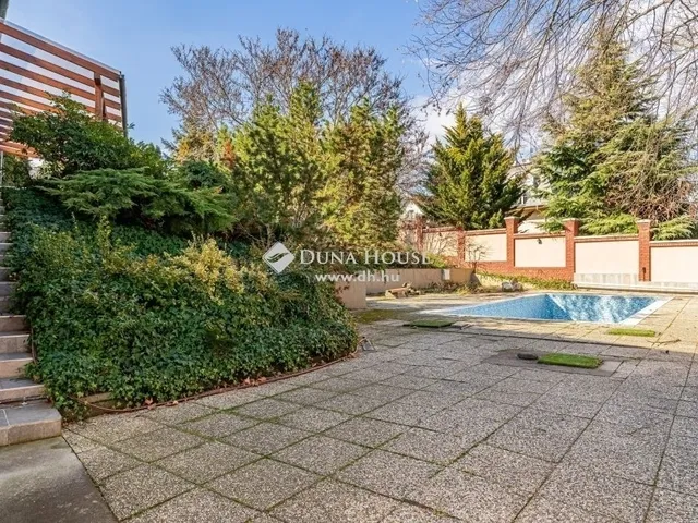 Eladó ház Budapest XVI. kerület 300 nm