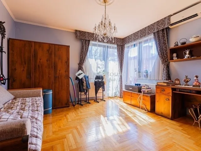 Eladó ház Budapest XVI. kerület 300 nm