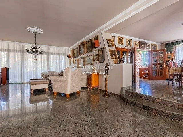 Eladó ház Budapest XVI. kerület 300 nm