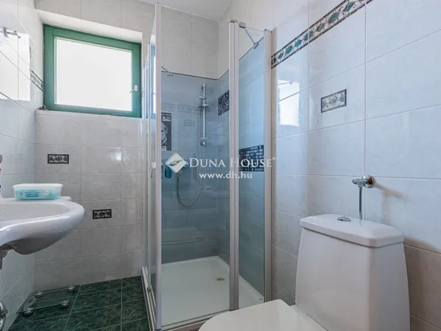 Eladó ház Budapest XVI. kerület 300 nm