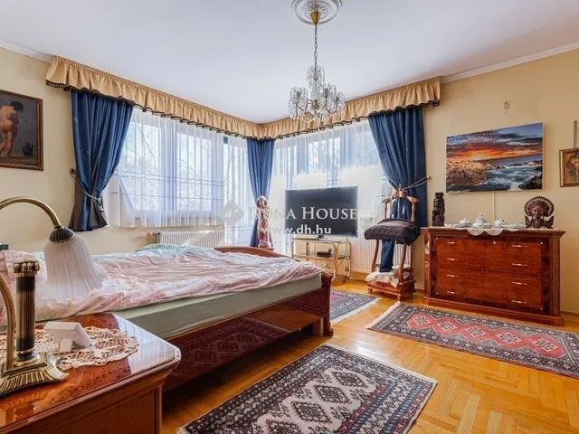 Eladó ház Budapest XVI. kerület 300 nm