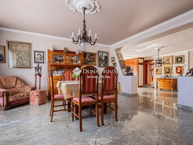 Eladó ház Budapest XVI. kerület 300 nm