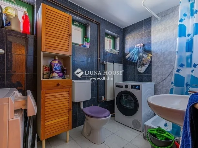 Eladó ház Budapest XVI. kerület 300 nm