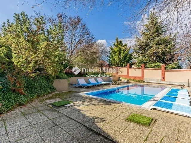 Eladó ház Budapest XVI. kerület 300 nm