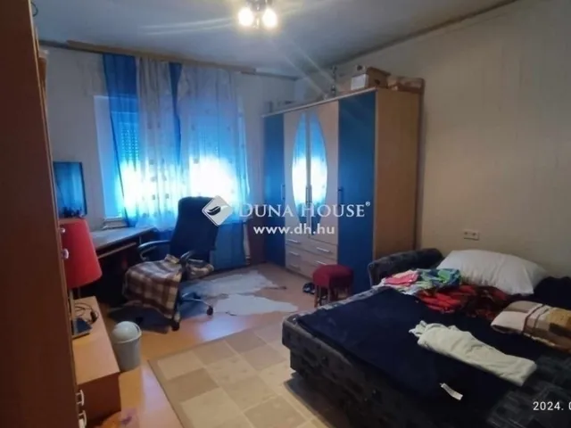 Eladó ház Érd 200 nm