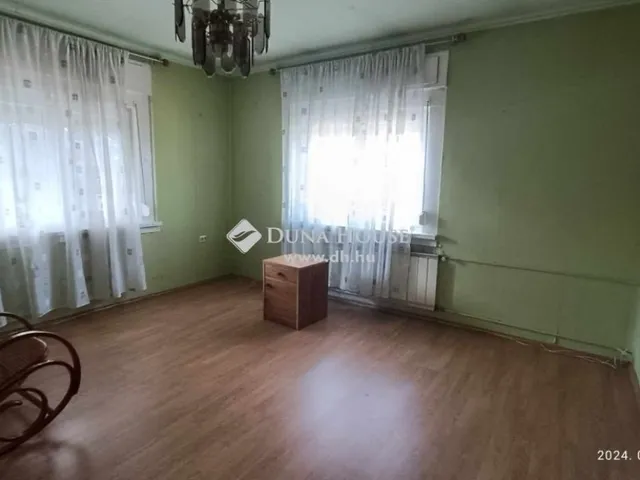 Eladó ház Érd 200 nm