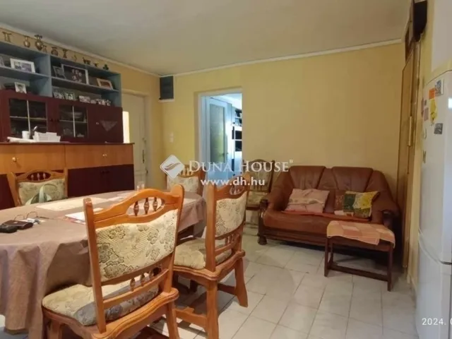 Eladó ház Érd 200 nm