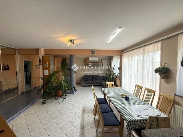 Eladó ház Budapest XX. kerület 256 nm