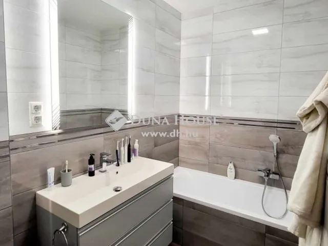 Eladó lakás Budapest XV. kerület, Rákospalota 100 nm