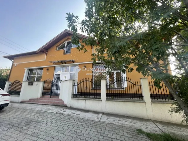 Eladó kereskedelmi és ipari ingatlan Budapest XVII. kerület, Rákoscsaba 350 nm