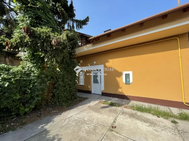 Eladó kereskedelmi és ipari ingatlan Budapest XVII. kerület, Rákoscsaba 350 nm