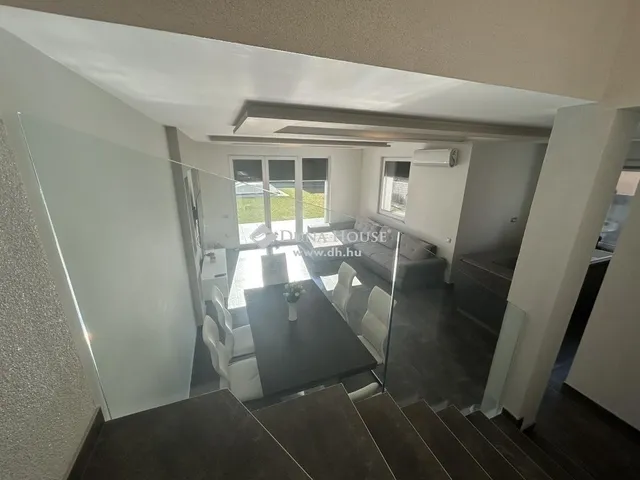 Eladó ház Budapest XVII. kerület, Helikopter lakópark 118 nm