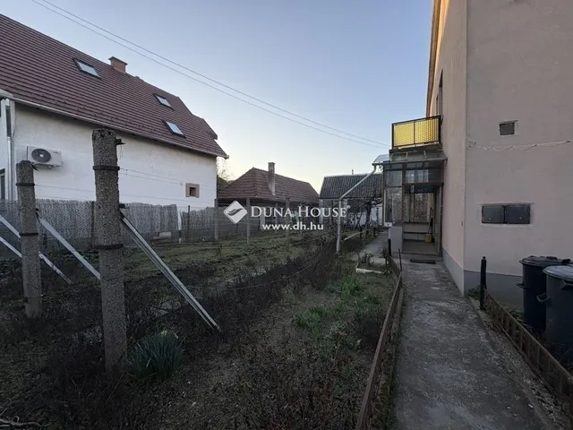 Eladó ház Budapest XVII. kerület, Rákoscsaba-Újtelep 148 nm