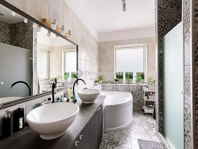 Eladó ház Herceghalom 225 nm