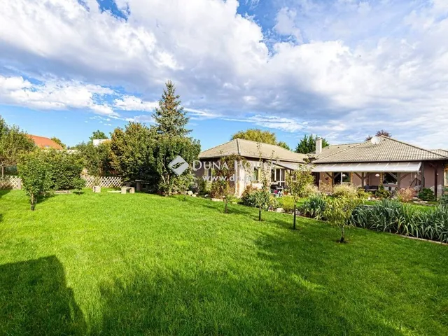 Eladó ház Herceghalom 225 nm