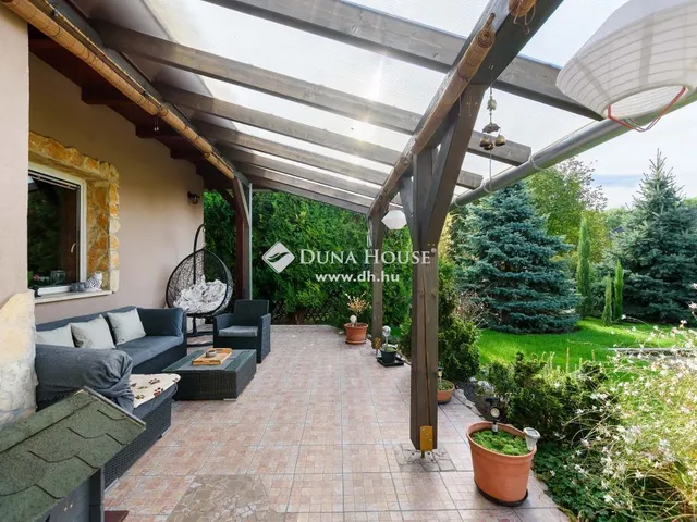 Eladó ház Herceghalom 225 nm