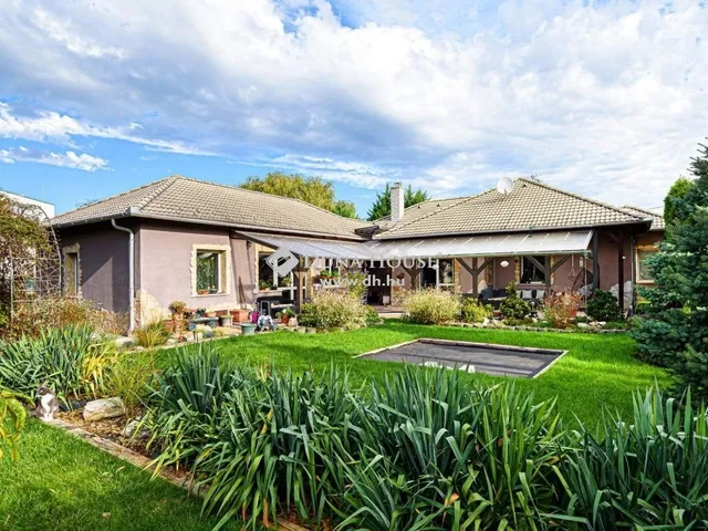 Eladó ház Herceghalom 225 nm