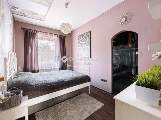 Eladó ház Herceghalom 225 nm
