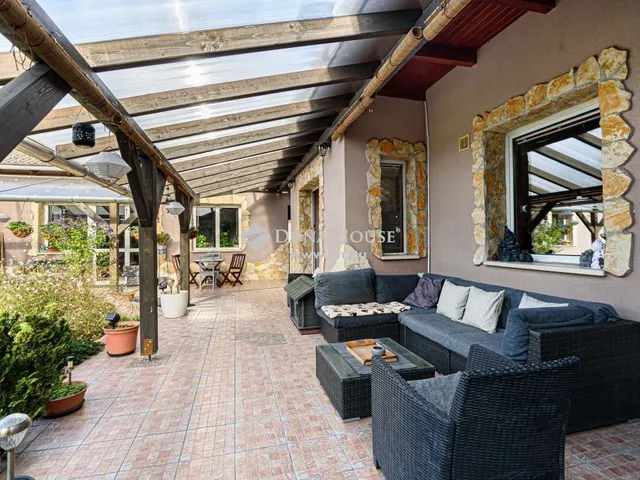 Eladó ház Herceghalom 225 nm