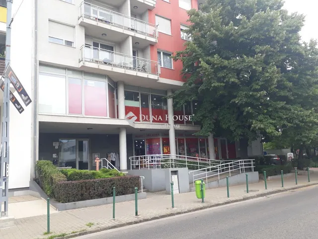 Eladó kereskedelmi és ipari ingatlan Budapest XIII. kerület, Angyalföld 459 nm