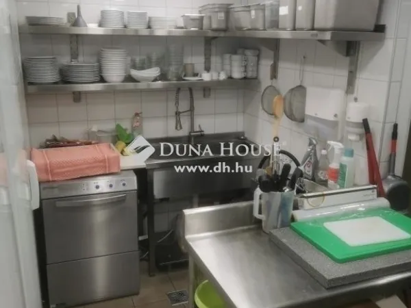 Eladó kereskedelmi és ipari ingatlan Budapest XIII. kerület, Lőportárdűlő 77 nm