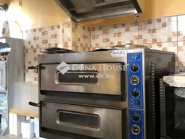 Eladó kereskedelmi és ipari ingatlan Budapest XIII. kerület, Újlipótváros 327 nm