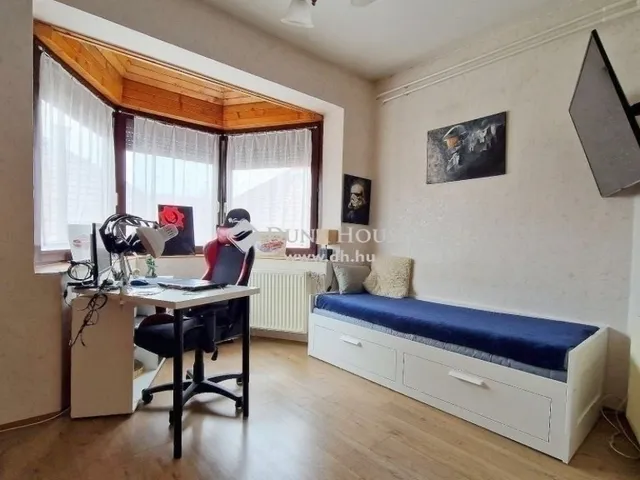 Eladó ház Budapest XVIII. kerület, Gloriett-telep 180 nm