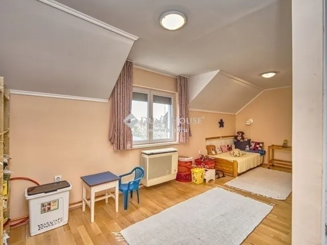 Eladó ház Budapest XVIII. kerület, Almáskert 142 nm