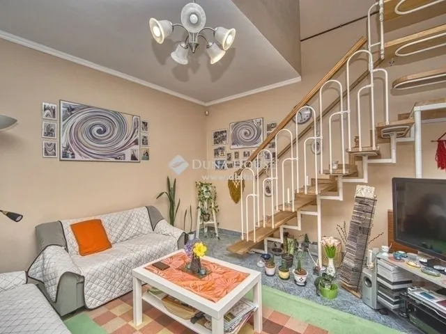 Eladó ház Budapest XVIII. kerület, Almáskert 142 nm