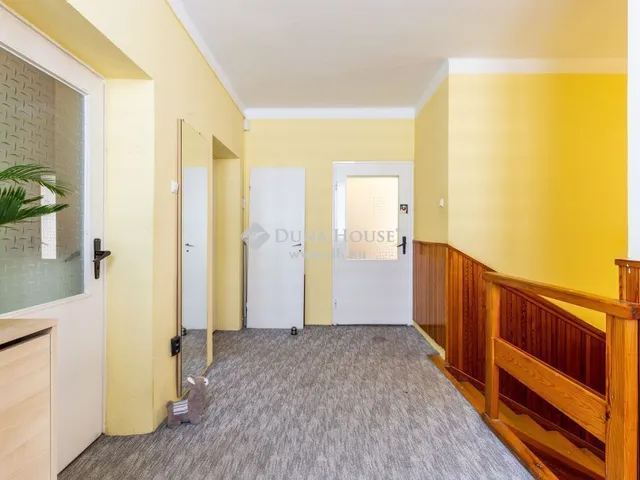 Eladó ház Budapest X. kerület, Óhegy 216 nm