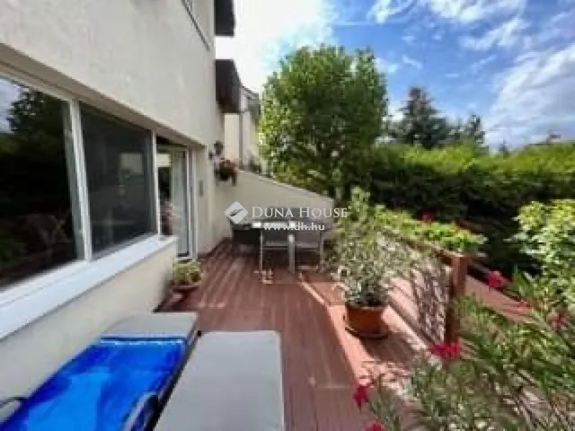 Eladó ház Budapest XVII. kerület, Madárdomb 260 nm