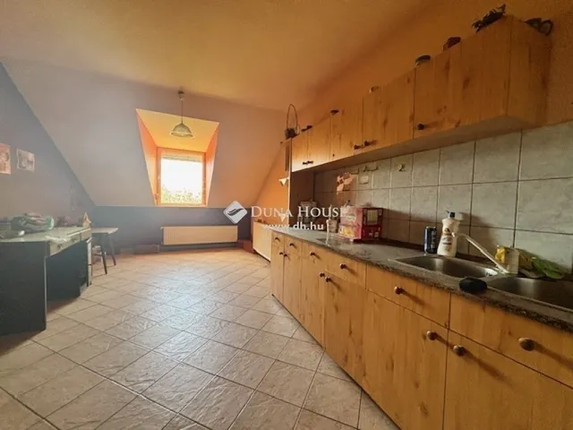 Eladó ház Budapest XVI. kerület 180 nm