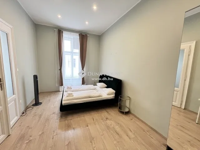 Eladó lakás Budapest VI. kerület, Nagykörúton belüli terület 86 nm