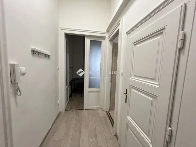 Eladó lakás Budapest VI. kerület, Nagykörúton belüli terület 86 nm