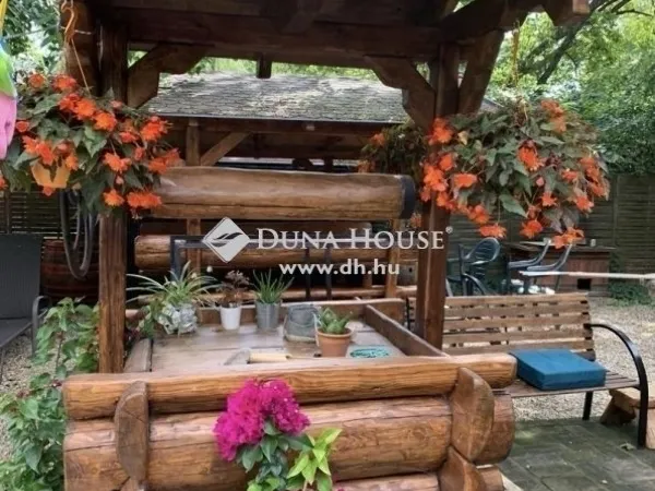 Eladó ház Majosháza 257 nm