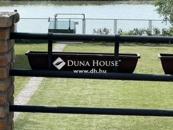 Eladó ház Majosháza 257 nm