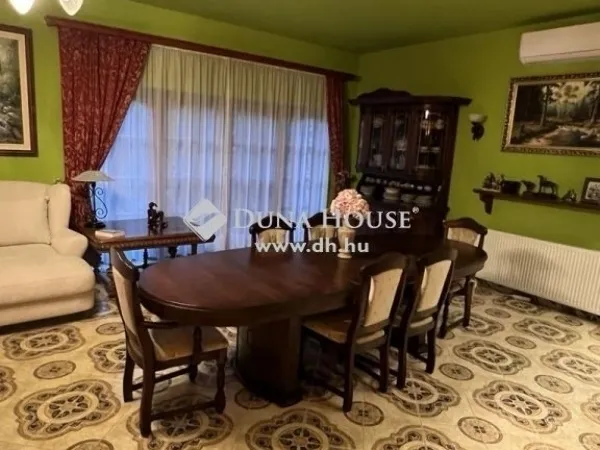 Eladó ház Majosháza 257 nm