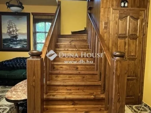 Eladó ház Majosháza 257 nm