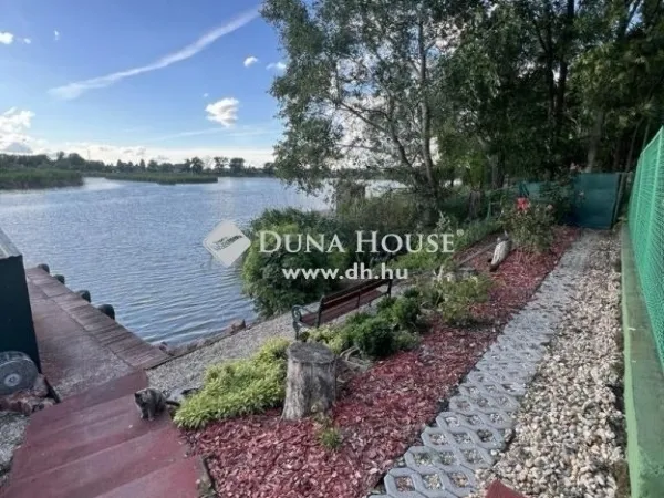 Eladó ház Majosháza 257 nm