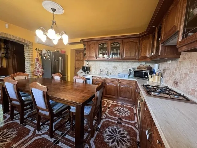 Eladó ház Majosháza 257 nm