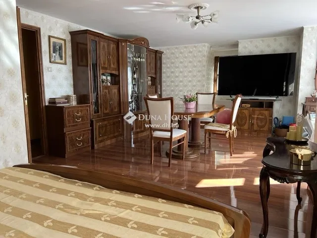 Eladó ház Majosháza 257 nm