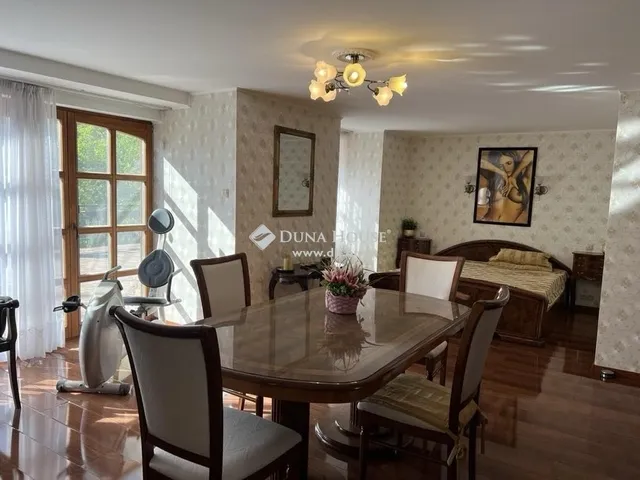 Eladó ház Majosháza 257 nm