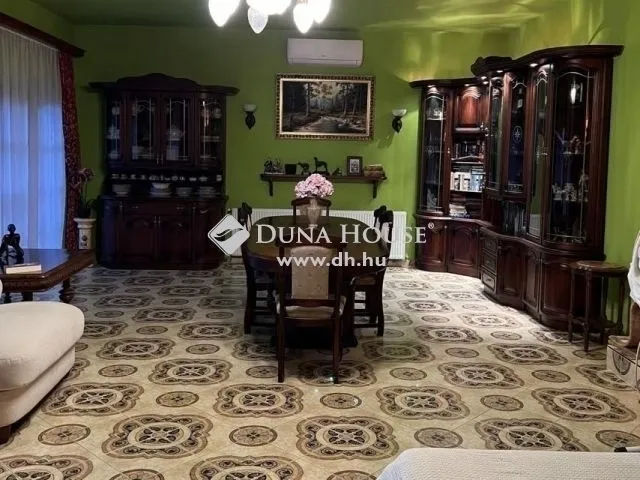 Eladó ház Majosháza 257 nm