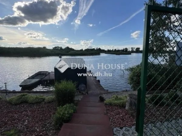 Eladó ház Majosháza 257 nm