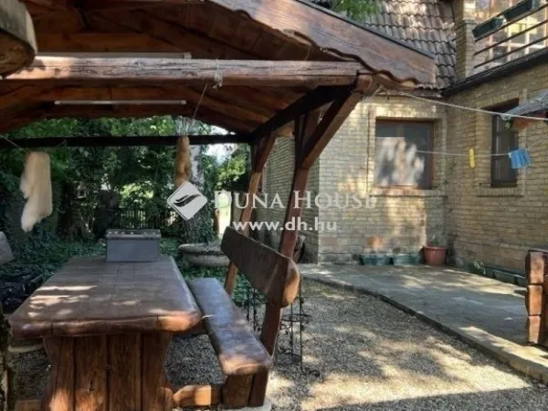 Eladó ház Majosháza 257 nm